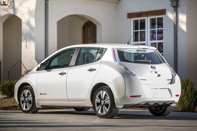 Компания Nissan надеется, что сниженная стоимость авто привлечёт больше клиентов, которые захотят пересесть на электромобили