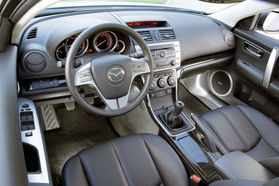 Обзор Toyota Avensis, Mazda 6 и Ford Mondeo 2010