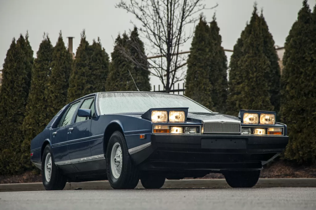 Aston Martin Lagonda - гадкий утенок?