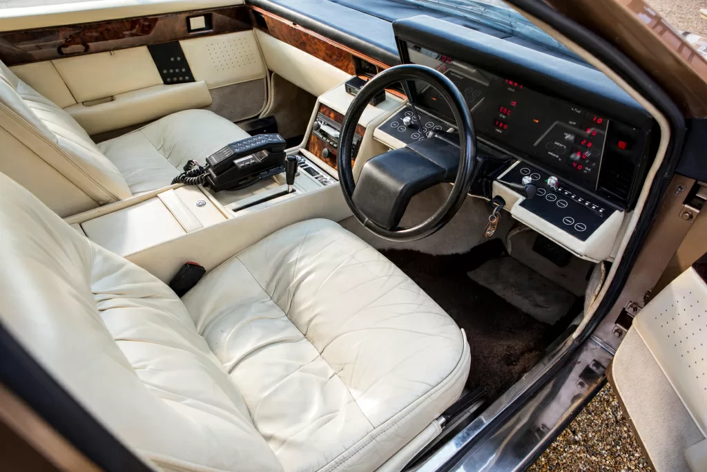 Aston Martin Lagonda - гадкий утенок?