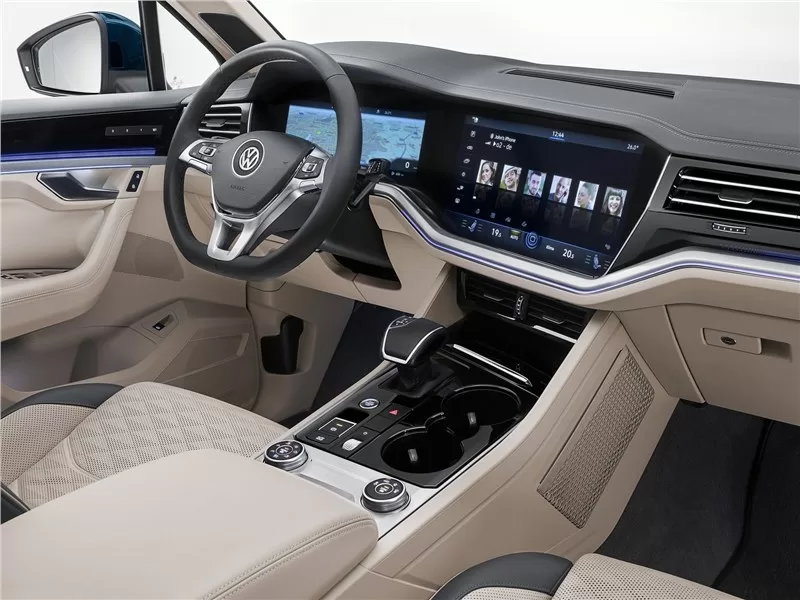 Volkswagen Touareg 2020 - самый скромный премиум?