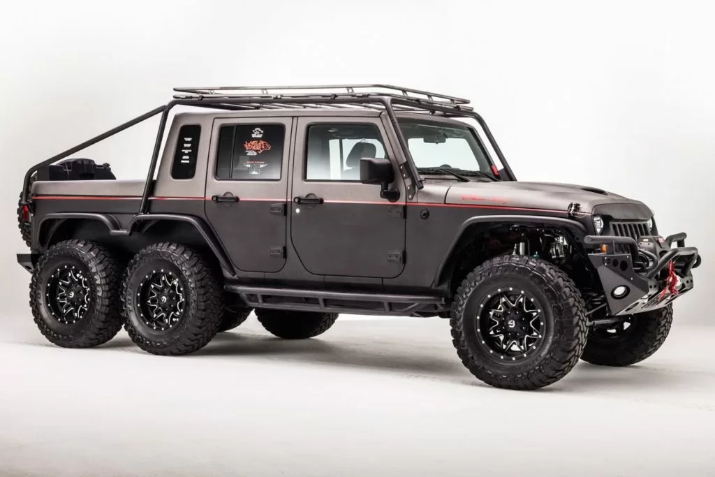 Jeep Wrangler 6х6 Jeep Wrangler 6х6 разработан и представлен одной из американских тюнинговых компаний