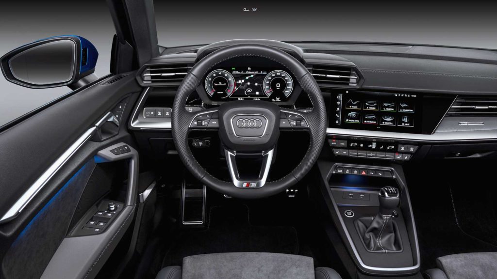 Интерьер новой Audi A3 был подвержен изрядной цифровизации, то есть перевода простых кнопок и панелей управления в сенсорный вид