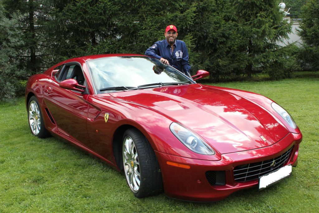 Михаил Шуфутинский рядом со своим Ferrari 599 GTB Fiorano