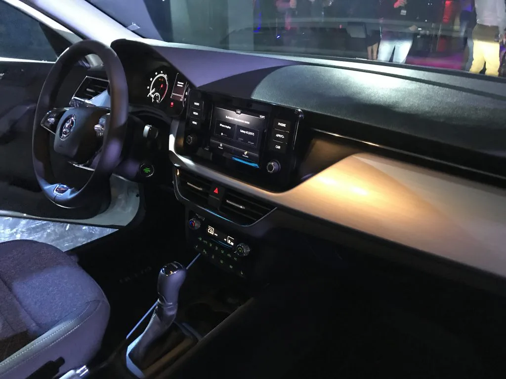 Салон Skoda Rapid