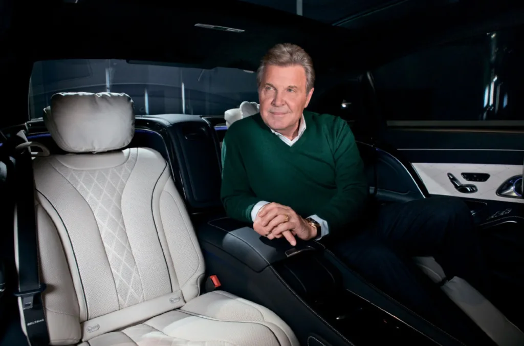 Лев Лещенко в салоне Mercedes-Benz