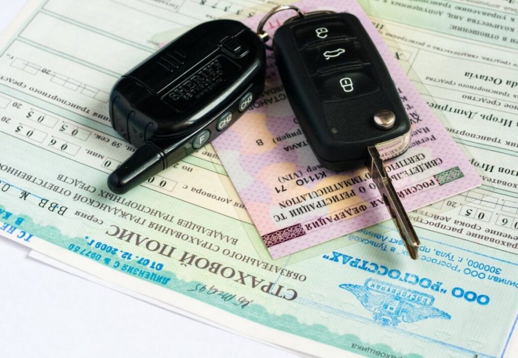 Нужно тщательно проверить документы автомобиля: ПТС и СТС