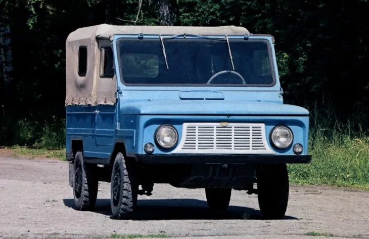 Новый ЛуАЗ 969м бирюзового цвета