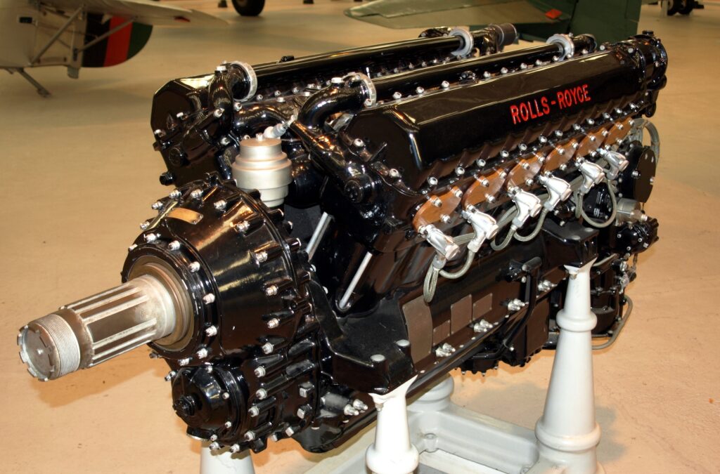 Самолетный двигатель Rolls-Royce