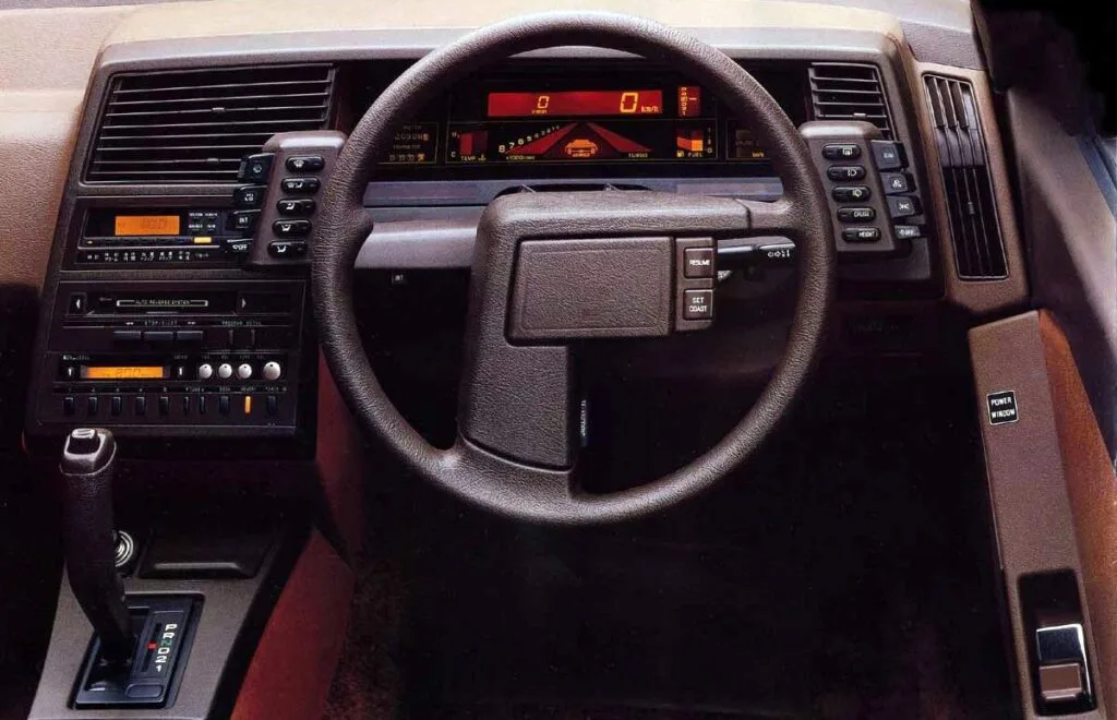 Салон Subaru XT