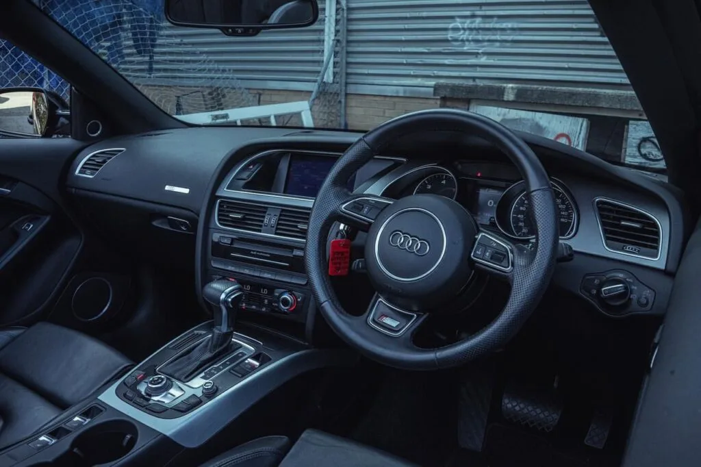 Audi A5 кабриолет - я так хочу, чтобы лето не кончалось