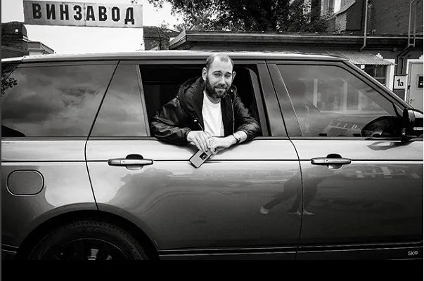 Семен Слепаков в своем Range Rover III