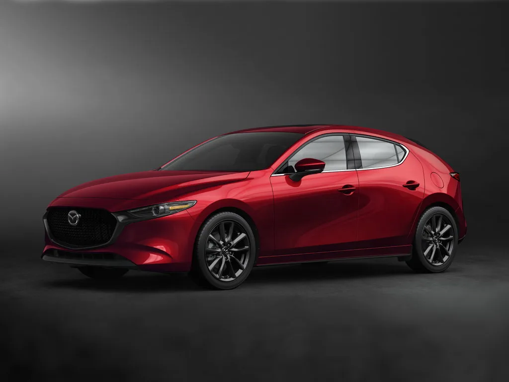 Mazda 3 хетчбэк, вид спереди