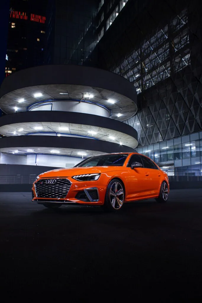 Ночь, улица, фонарь... и прекраснейшая Audi
