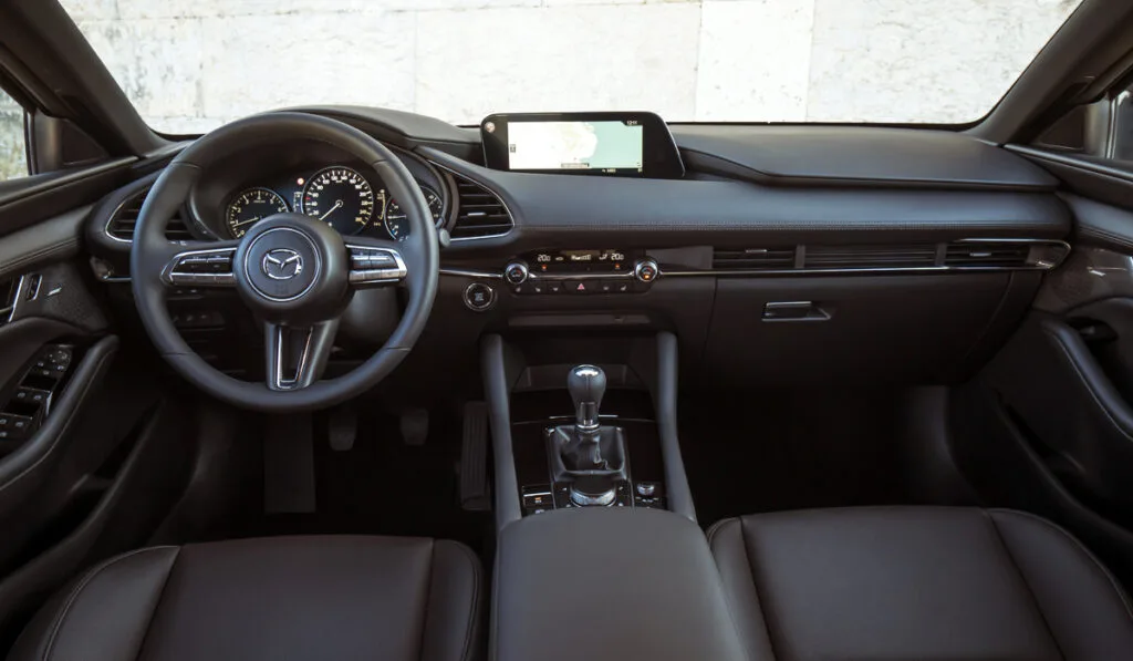 Салон Mazda 3