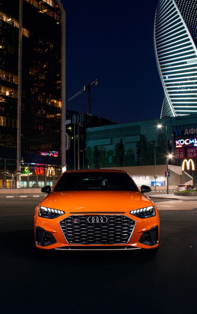 Ночь, улица, фонарь... и прекраснейшая Audi
