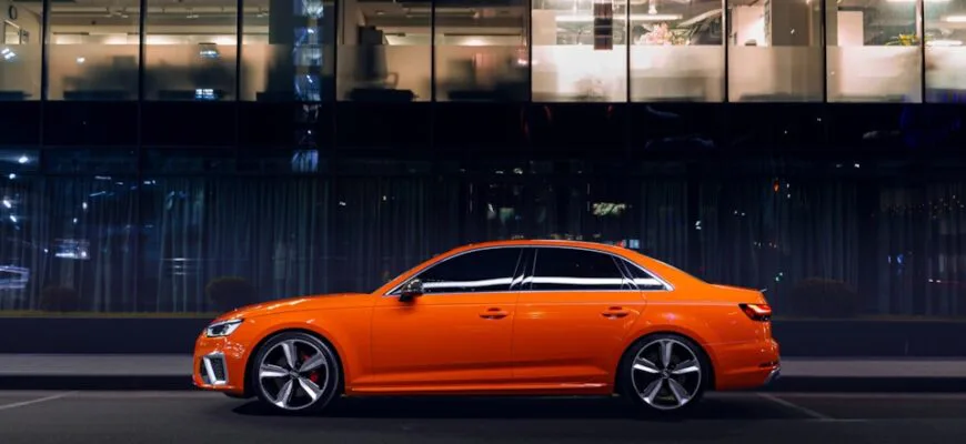 Ночь, улица, фонарь... и прекраснейшая Audi