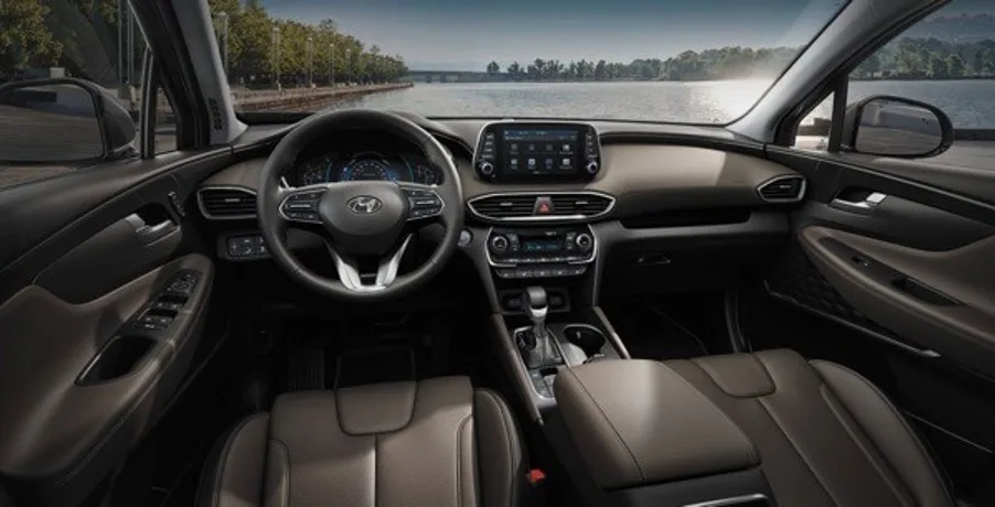 Интерьер Hyundai Santa Fe 2020