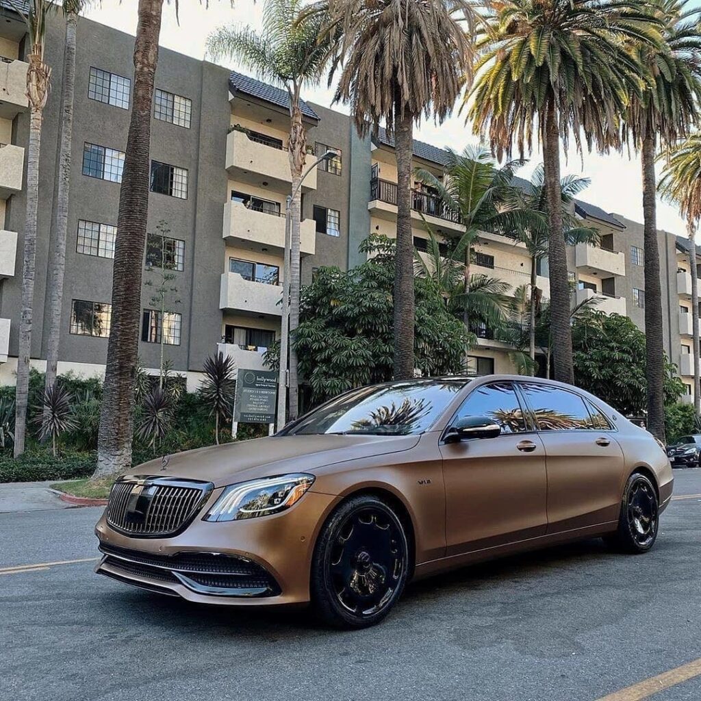 Mercedes-Maybach: коричневого много не бывает