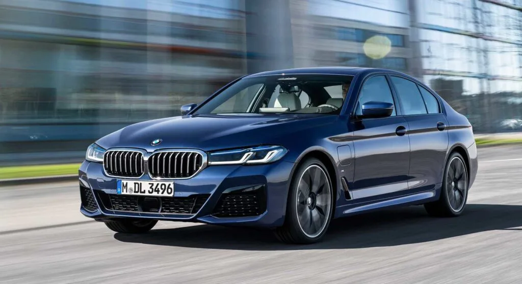 BMW 5-series в движении
