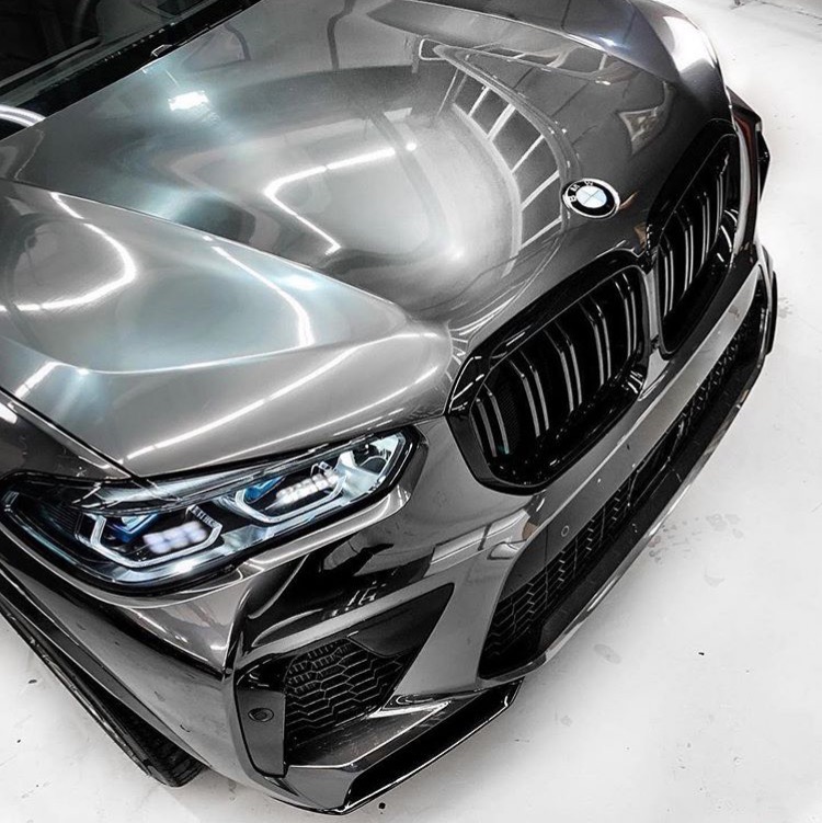 BMW X5M - серебряная "пуля"