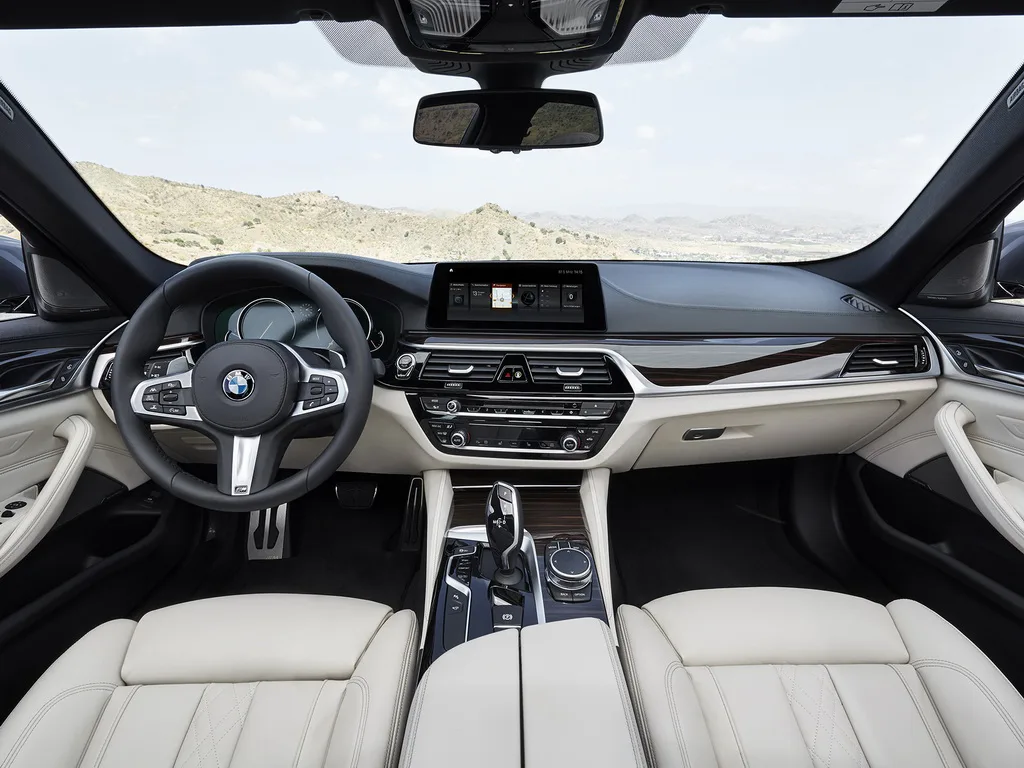 Салон BMW 5-series