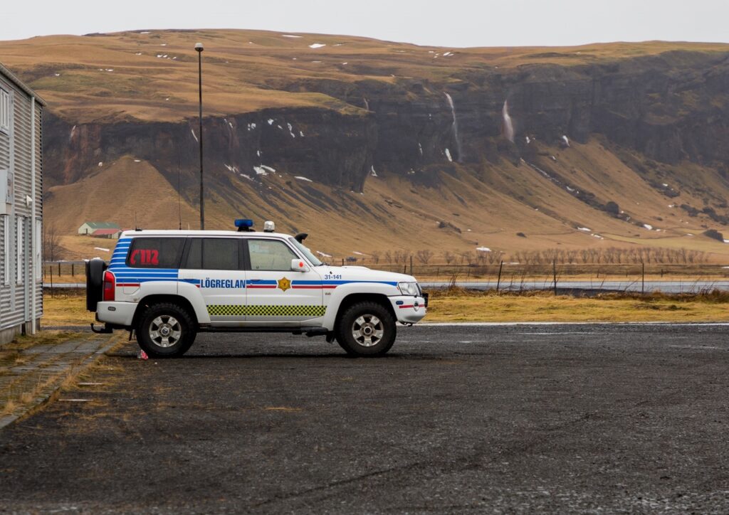 На чем ездят в суровой Исландии?