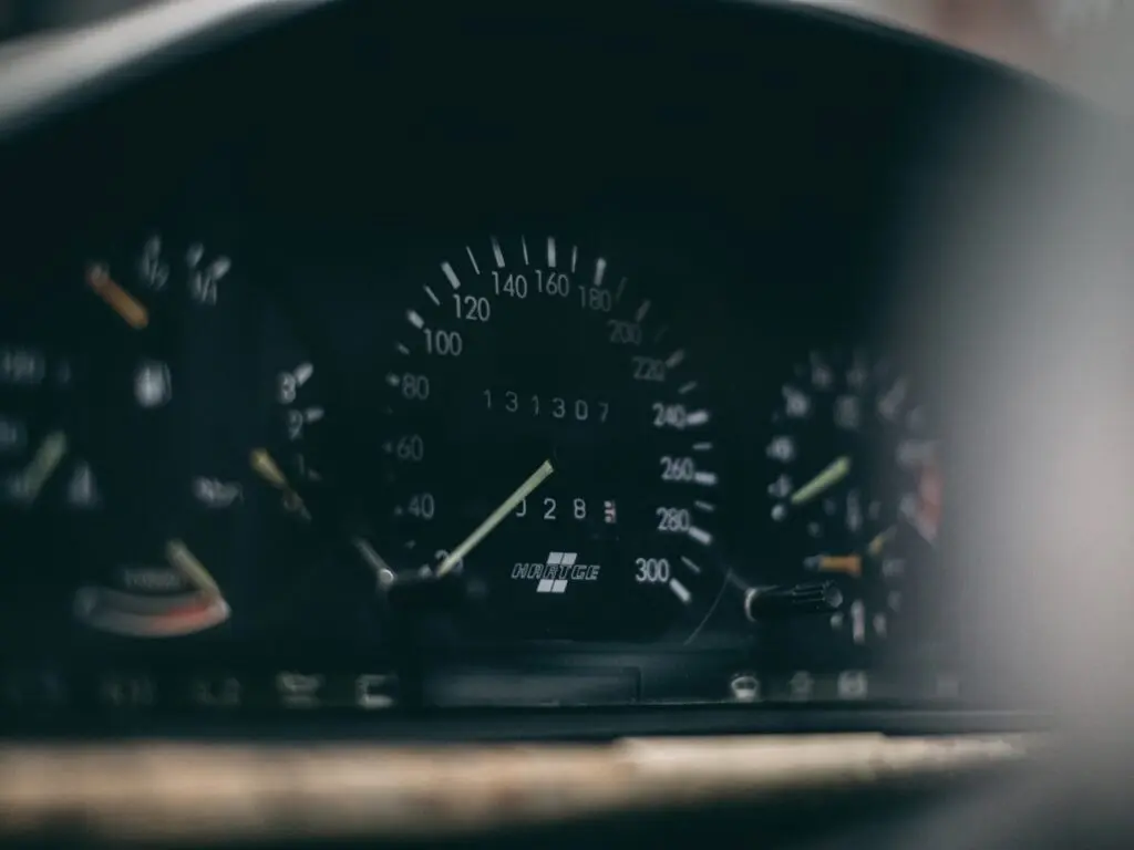 Mercedes-Benz с мотором от BMW прямиком из 80-х