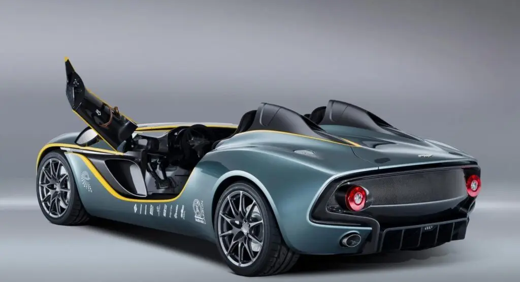 Aston Martin CC100, вид сзади