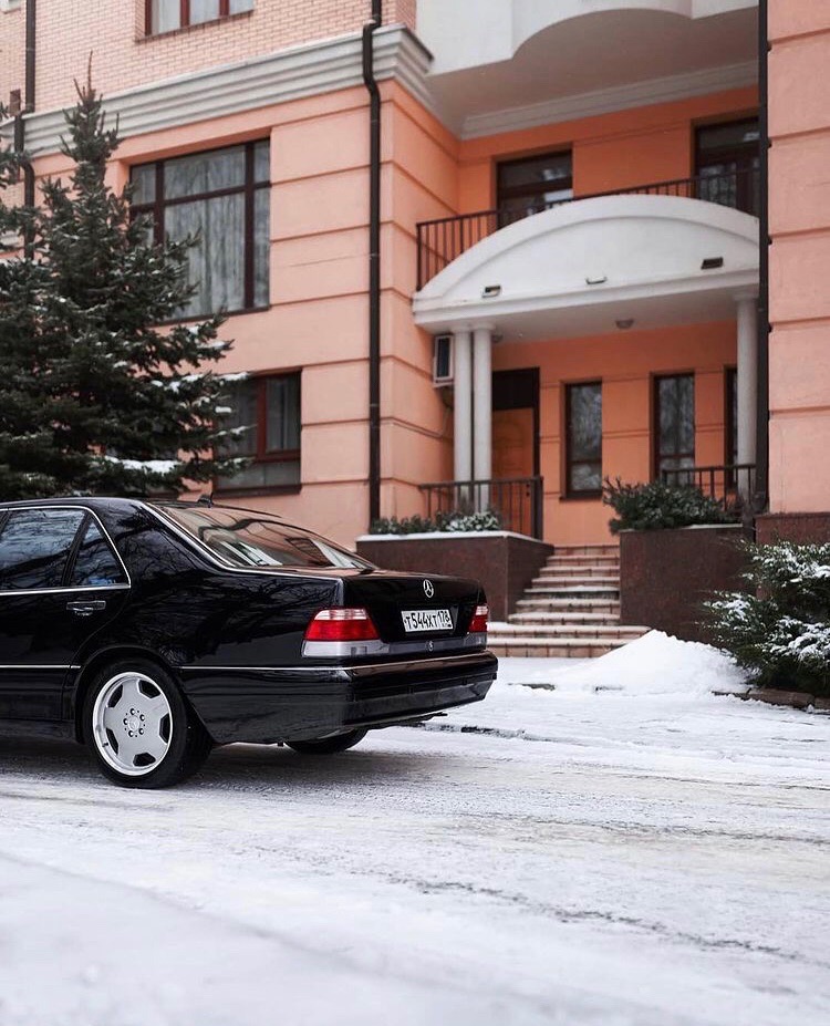 Mercedes-Benz S-class - тот самый "рубль сорок"