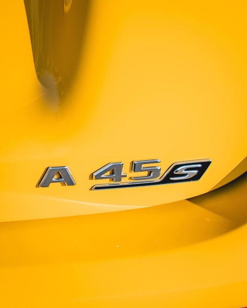 Mercedes-AMG A45 S - яркий внешне, яркий внутри