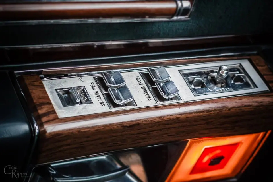 Cadillac DeVille 1978 года - настоящий американец