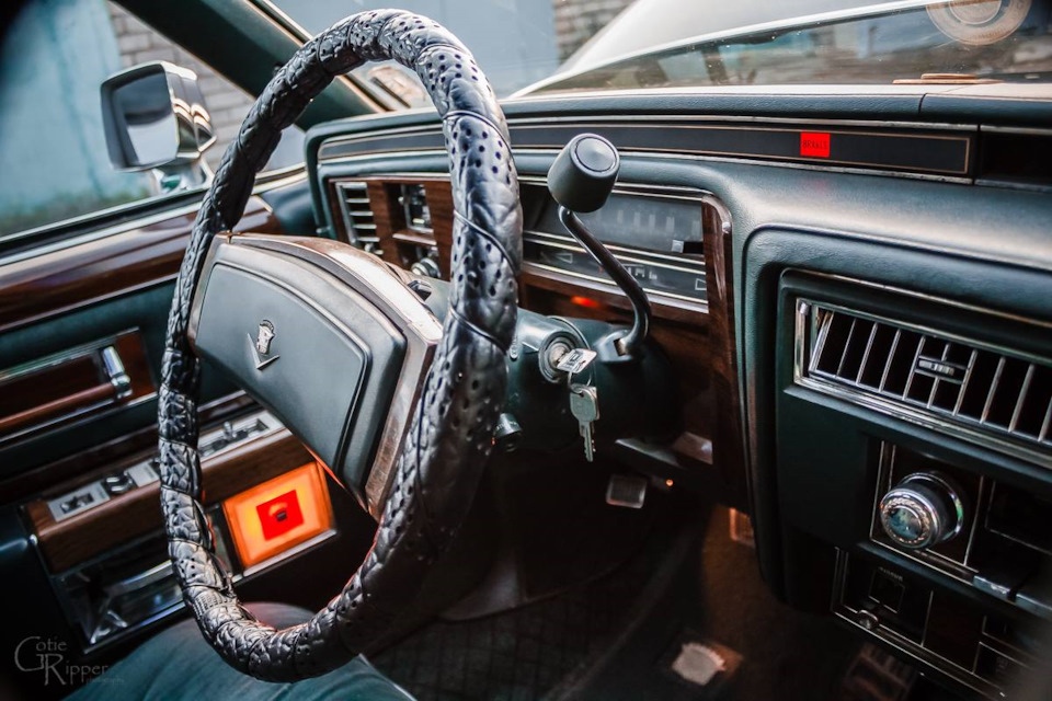 Cadillac DeVille 1978 года - настоящий американец