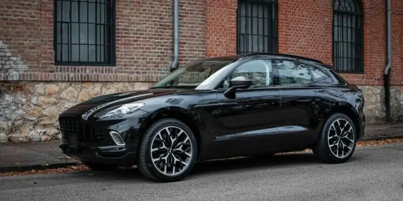 Aston Martin DBX I за 25 000 000 рублей