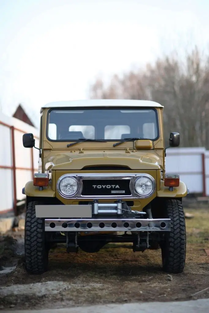 Toyota Land Cruiser 1978 года выпуска - эксклюзив по цене "соляриса"