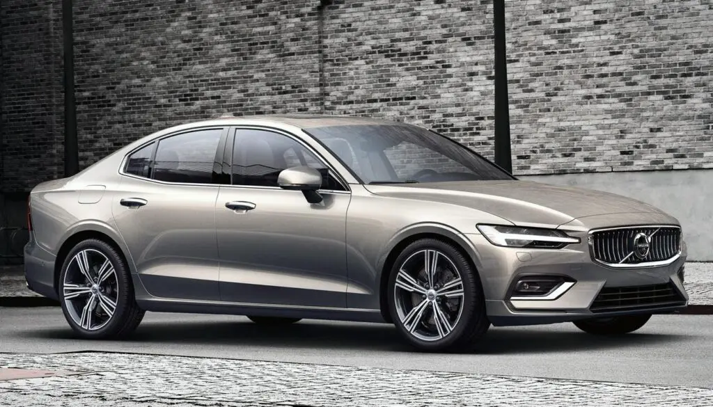 Volvo S60, вид спереди