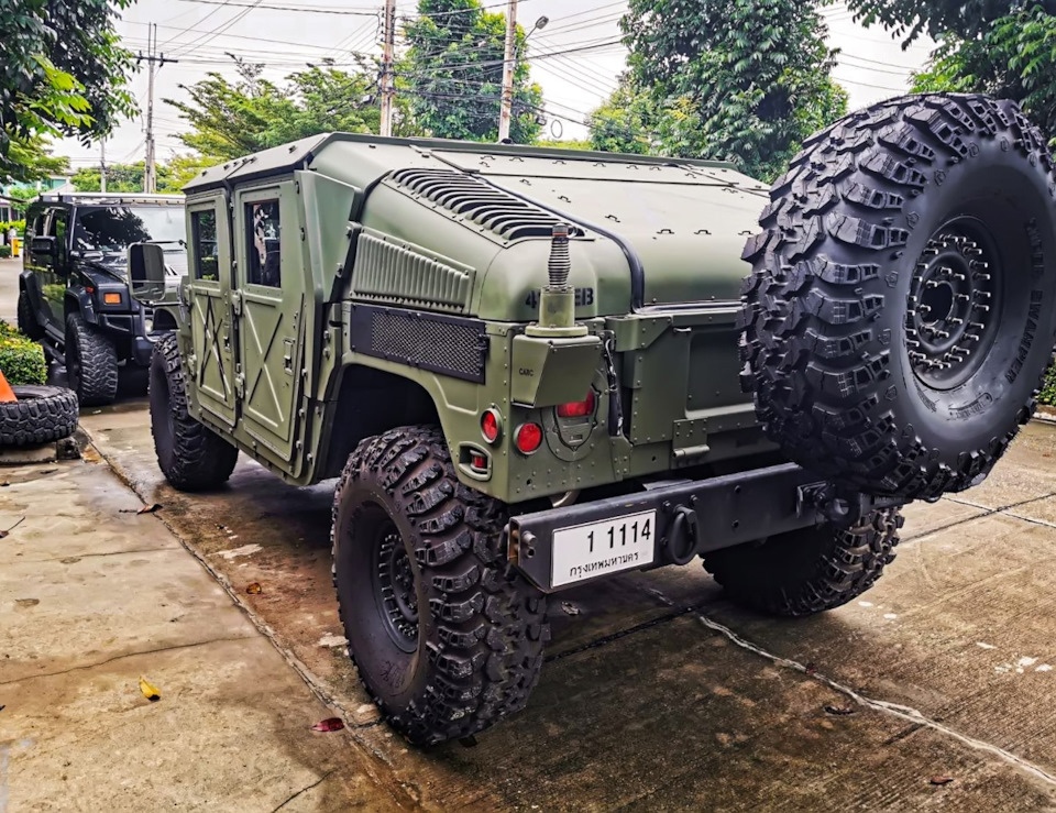 Hummer в Тайланде - признак автомобильного богатства