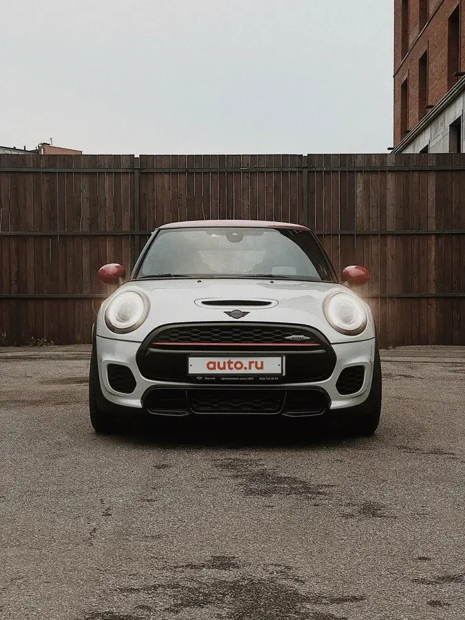 "Горячий" Mini Cooper за 1.6 млн рублей - дорого или по рынку?