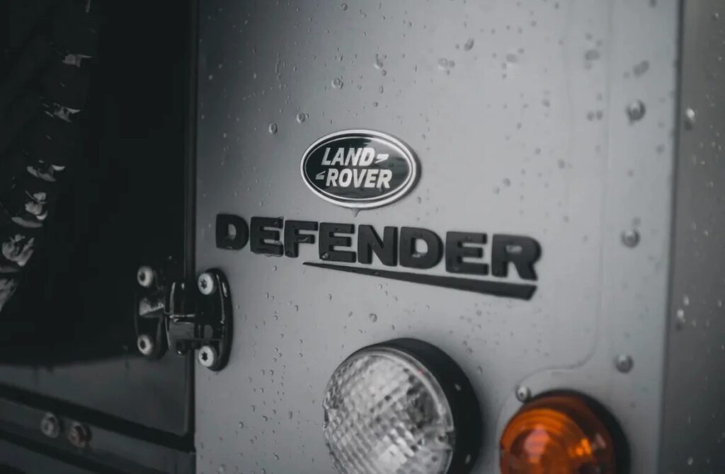 Семилетний Land Rover Defender за 3 млн рублей - один из лучших на рынке?