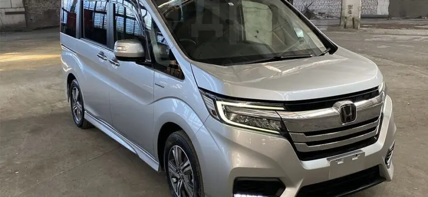 Один из самых технологичных авто даже на сегодня - Honda Stepwgn