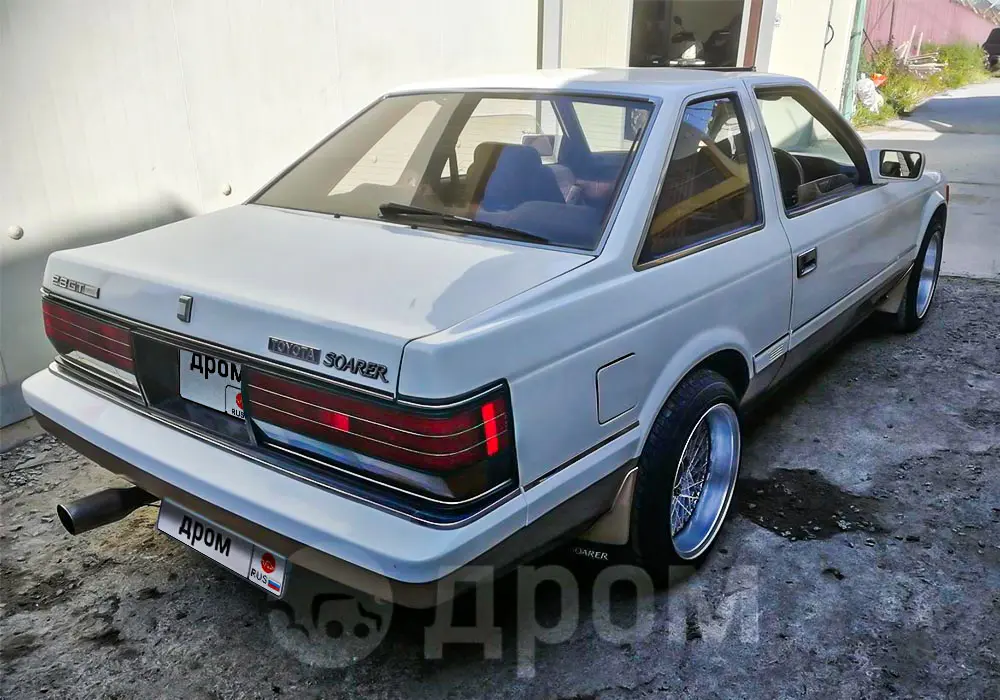 Toyota Soarer возрастом 40 лет, которая опередила свое время по технологиям