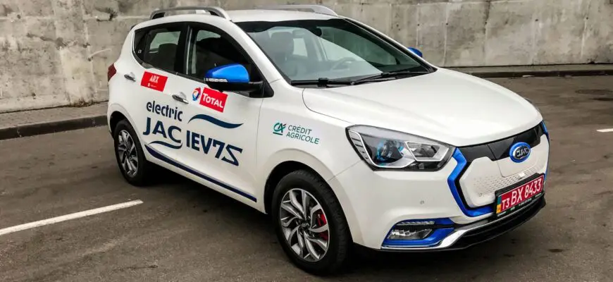 Один из самых доступных электрокаров в РФ на 2021 год - JAC iEV7S
