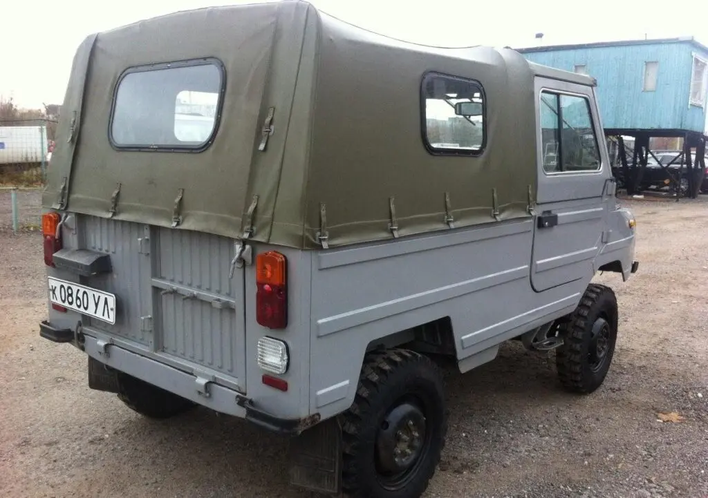 ЛуАЗ 969, вид сзади