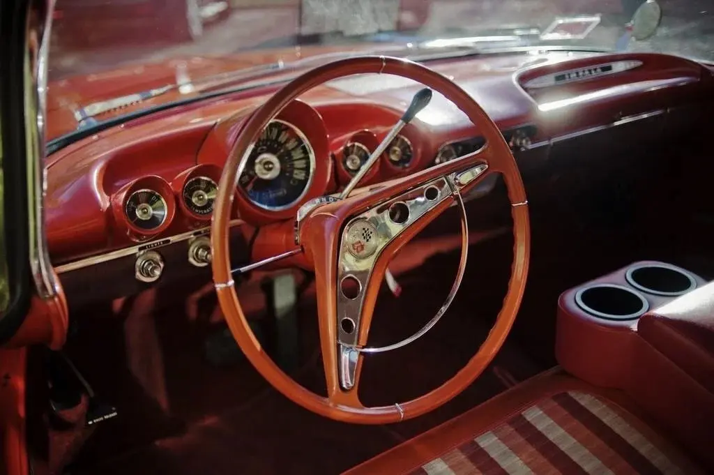 Chevrolet Impala Sport Coupe за 4.5 миллиона рублей - когда 60 лет не возраст