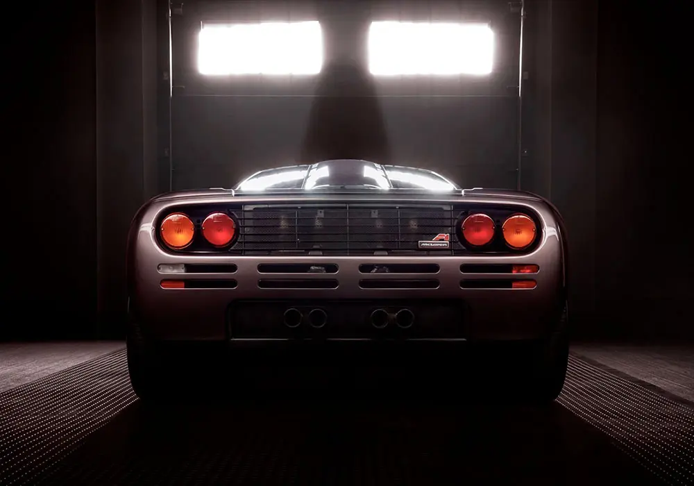 McLaren F1 - гражданский автомобиль с гоночным сердцем