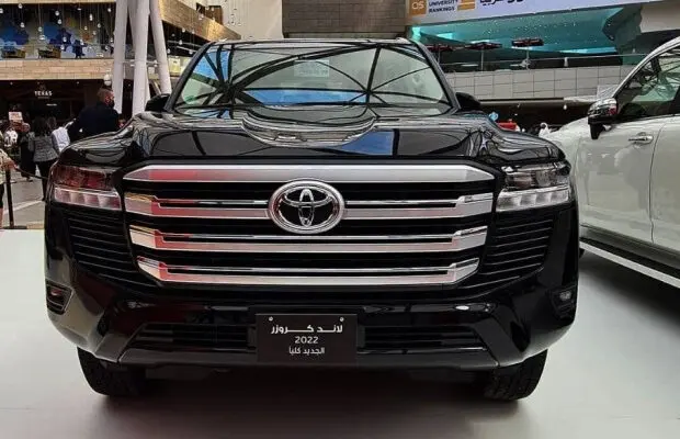 Сколько стоит самый дешевый обновленный Toyota Land Cruiser 300?