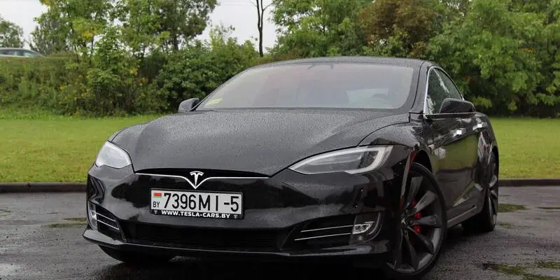 Опыт эксплуатации электромобиля Tesla - что с кузовом за три года?