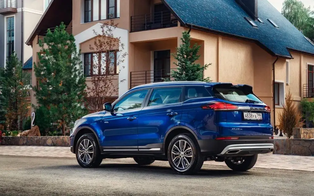 Geely Atlas Pro, вид сзади