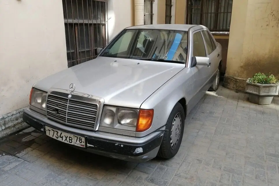 Mercedes-Benz W124 с минимальным набором опций – двигатель 150 л. с.