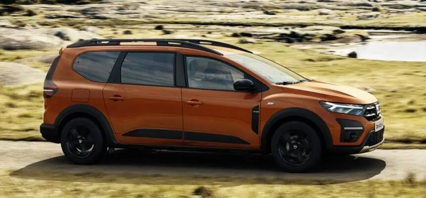 Самый большой автомобиль Dacia: премьера кроссвэна Jogger